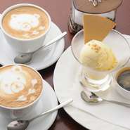 ラテアートとともに楽しむカフェラテに、濃厚なバニラアイスとエスプレッソを味わう絶品のアフォガード。