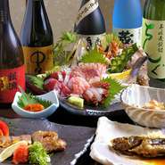 新鮮な魚介類を使った料理と珍しいお酒が味わえる【四季の御馳走家　味彩】。コースメニューも豊富に用意されているので、女子会での利用にもおすすめです。女性5名以上の予約で何かサービスしてくれます。