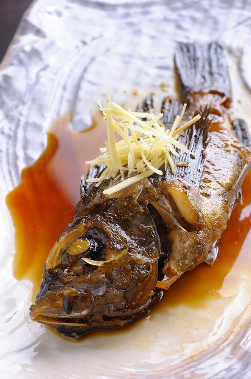 お酒やごはんとの相性抜群。獲れたて鮮魚を使った『煮つけ』