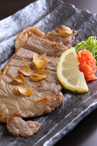 鮮魚料理のほか、地元特産の「松阪牛」を使ったメニューも！