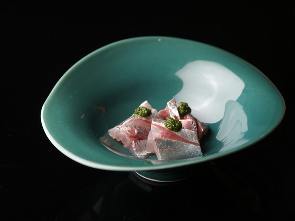 青ネギとシソがアクセント！　『鹿児島県出水産のアジ』