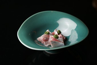 青ネギとシソがアクセント！　『鹿児島県出水産のアジ』