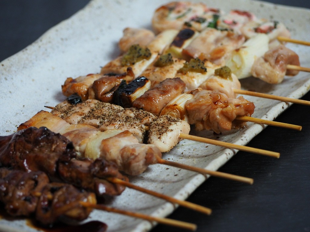 石見ハーブ鶏を使った炭火串焼き！