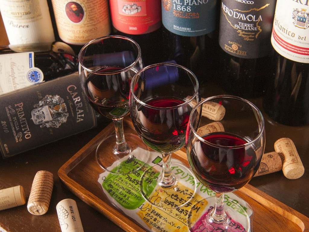 好みを見つけられるワイン飲み比べセット