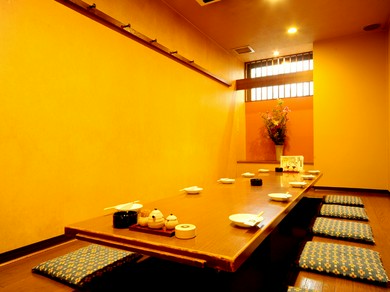 2〜26名様までご利用可能な大小個室をご用意しております。