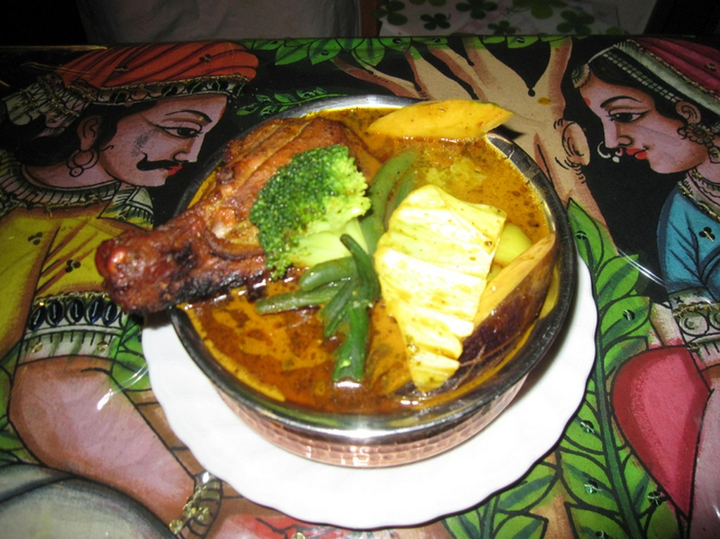 さらりとした舌触りとコクのある風味が絶妙『スープカレー』