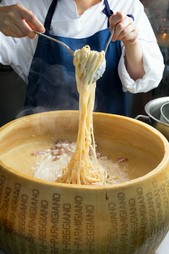 色々な料理をお好きなだけ楽しめる『ランチブッフェ』