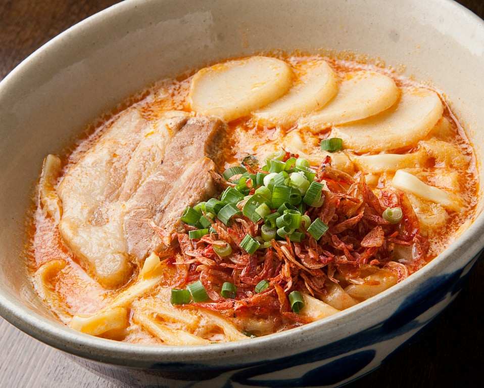 【人気】豆乳スープのえび沖縄そば