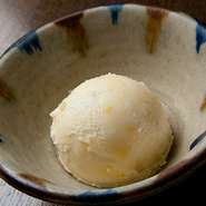ちんすこう入りアイスクリーム