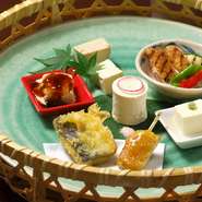 ◆季節の白和え◆豆八籠盛◆ぶぶ豆腐～豆乳湯豆腐～◆本日のおばんざい◆ごはんと漬物◆デザート