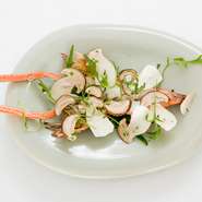 コースドルチェの代わりに、チーズのご用意もございます。
また、グラッパやデザートワインなど食後酒のご用意もございます。
お気軽にスタッフまでお申し付けください。

※写真は実際こちらのコースに含まれるものではなく、ある日の一例です。季節やその日美味しいものをお召し上がりいただきます。