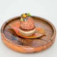 コースドルチェの代わりに、チーズのご用意もございます。
また、グラッパやデザートワインなど食後酒のご用意もございます。
お気軽にスタッフまでお申し付けください。

※写真は実際こちらのコースに含まれるものではなく、ある日の一例です。季節やその日美味しいものをお召し上がりいただきます。