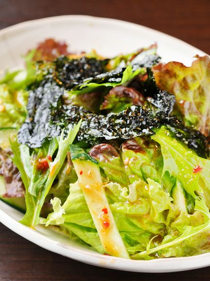 お肉以外のサイドメニューも充実の品ぞろえ