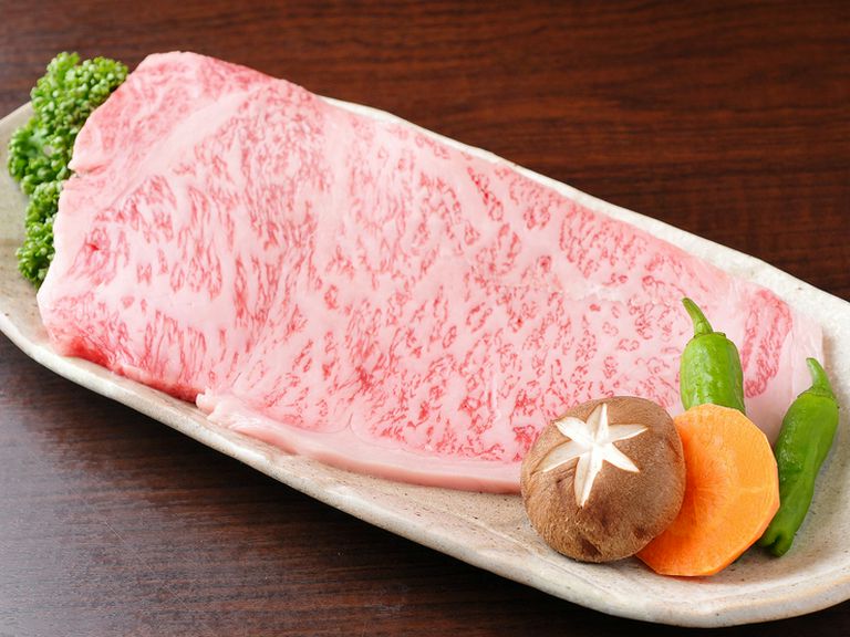 霜降り肉の濃厚な味わいが舌の上でとろける『飛騨牛ロース』