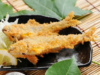 ギュッと旨味を閉じ込めた『鮎フライ』（二匹）