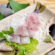 産地ならではの新鮮さが自慢の一品。淡泊な白身の美味しさが口の中で広がり、しばし言葉を忘れる美味しさ。