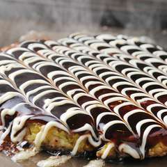 素敵なデコレーションが魅力的な『カニマヨお好み焼』