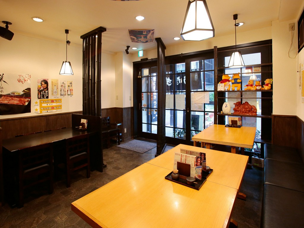 お参りの度に訪れる遠方のお客様も多い【うな菊】