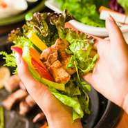 「健康づくりをごちそうにする」がお店のモットー。成分を調べながら体に良いと思った食材を取り入れ、バランスのとれたメニューづくりに取り組んでいます。