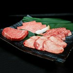 サーロイン / 特上カルビ / 上タン / 上ハラミ
（3～4人前）