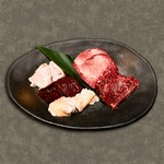 ご飯・スープ・キムチ・サラダ付き