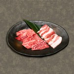 ご飯・スープ・キムチ・サラダ付き