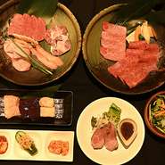 前菜の黒毛和牛ヒレのローストビーフから始まり、松阪牛カルビ、和牛サーロイン、黒タン厚切り、ズワイガニと、一年を締めくくるにぴったりの豪華な食材をラインナップ。美味しい焼肉と美味しいお酒で、今年の溜まった疲れも吹き飛ぶこと請け合いです。

※90分飲み放題付き
※2名様より承ります
※要予約