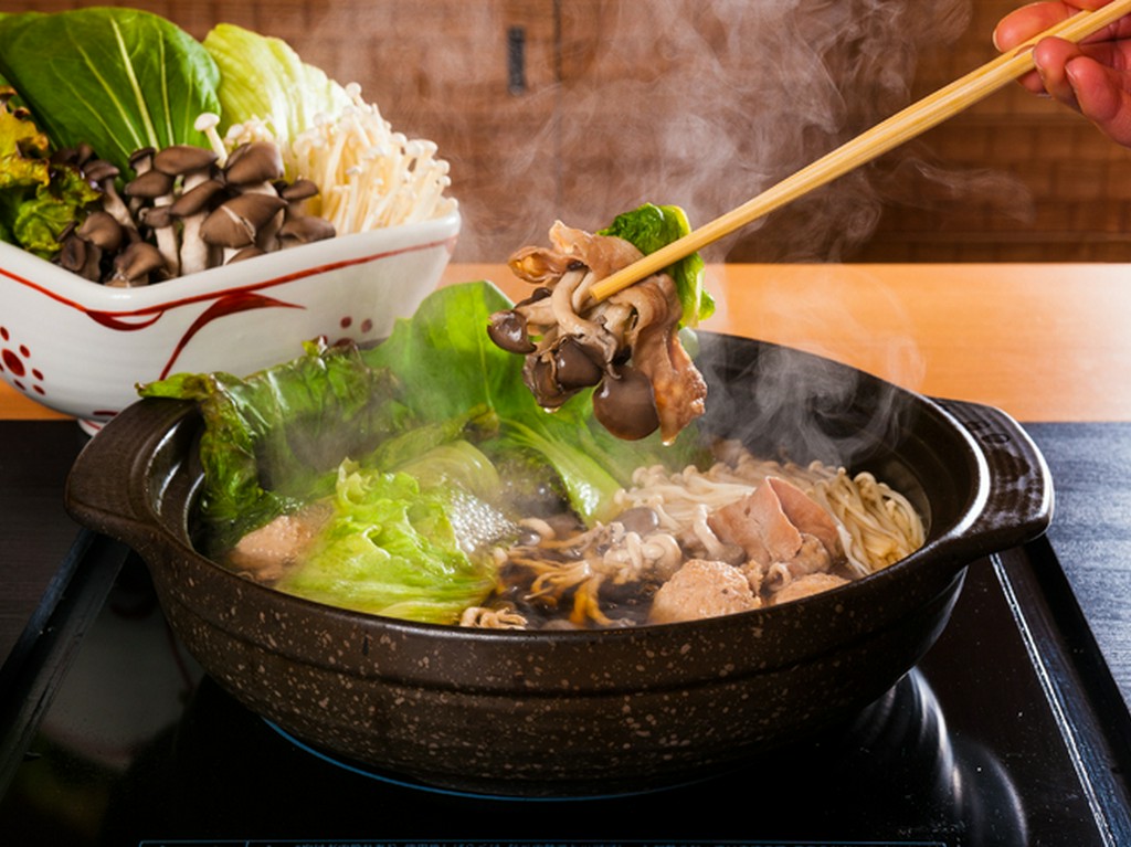 甘とろ豚と鶏つくねの旬野菜しゃぶしゃぶ（2人前～）