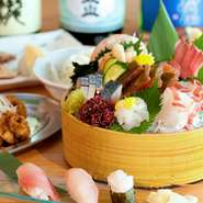 直送される新鮮な魚介類を中心に、豊かな富山の味を提供