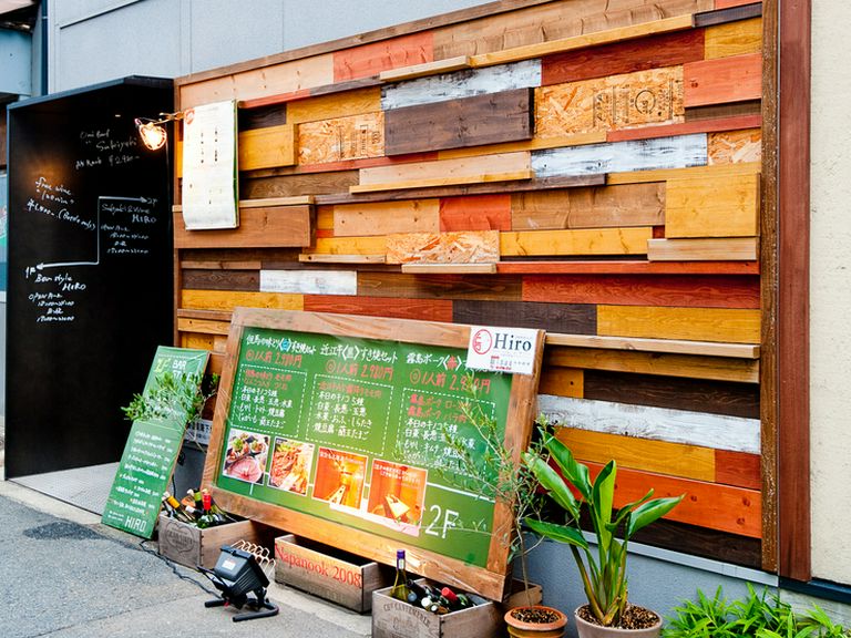 あたたかな木のぬくもりと、カラフルな色づかいが魅力的