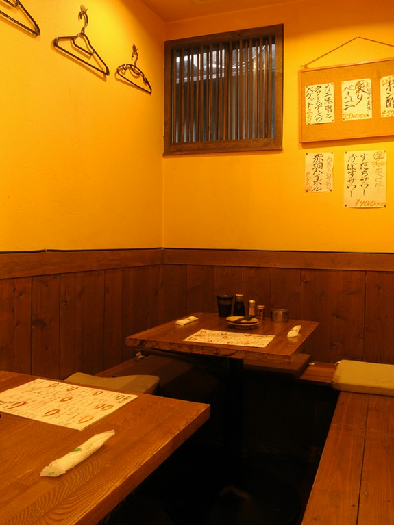 こだわりのお酒で乾杯。焼鳥を頬張る気軽な女子会はいかが