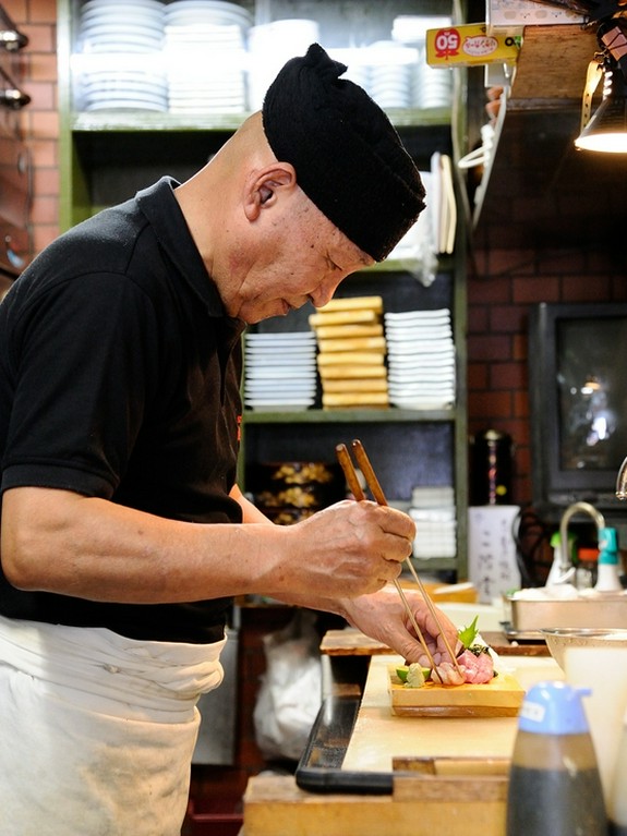 少人数から大人数まで、老舗居酒屋の雰囲気と味を堪能！