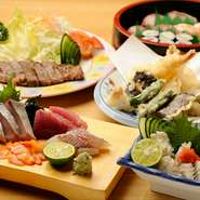 美味しいものをリーズナブルな価格で楽しめるのが居酒屋の魅力。『和牛ロースステーキ』や『寿司』もお手頃価格です。【あかちょうちん】は地域のみなさんに愛され、徳島で36年の居酒屋です。