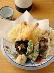 サクサクの衣で美味しい『天ぷら盛り合わせ』