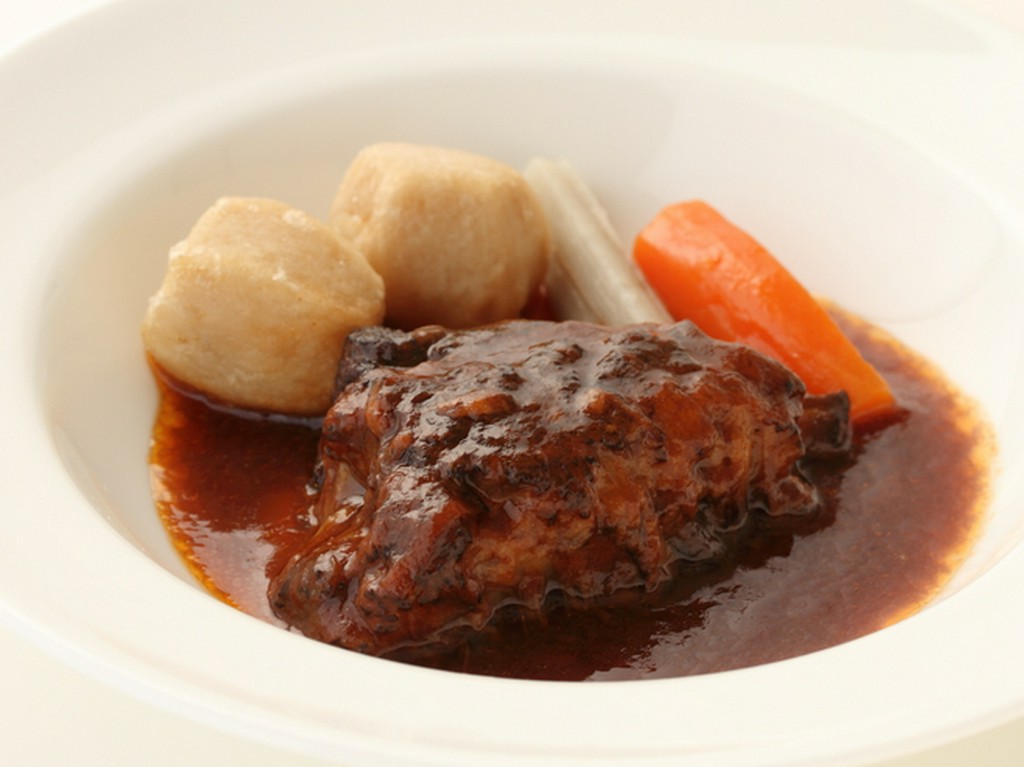 じっくり煮込んだトロける神戸牛の『ビーフシチュー』