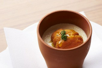 とうもろこしのムースと北海道産生雲丹 (1個)