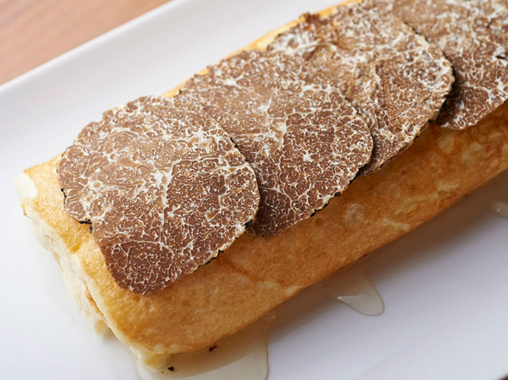 トリュフのふわふわスフレオムレツ