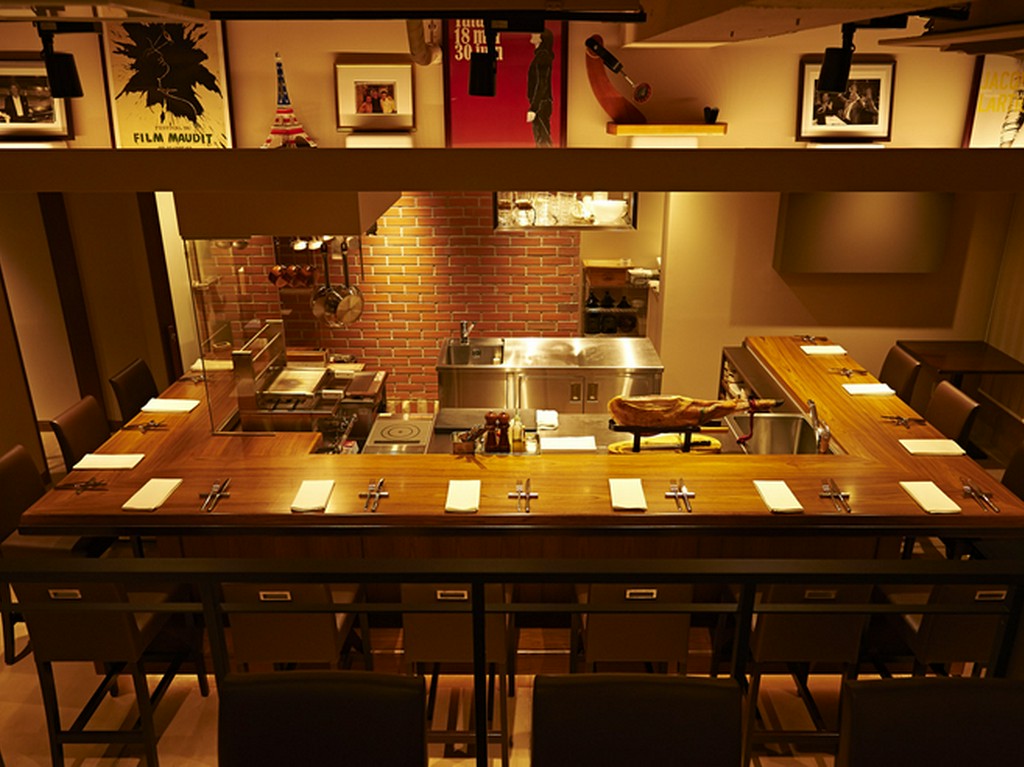 すべてが見渡せるオープンキッチン