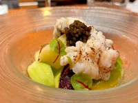 旬の食材を厳選した『Chef's Selectionコース』色々な料理を堪能できるお得な人気のコース。