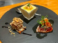 旬の食材を厳選した『Chef's Selectionコース』色々な料理を堪能できるお得な人気のコース。