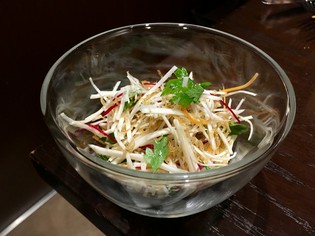 「根セロリとちりめん山椒のミルティコロールサラダ」