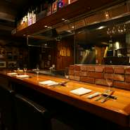 &diams;調理工程・CHEFとの会話も楽しめる鉄板前カウンター席