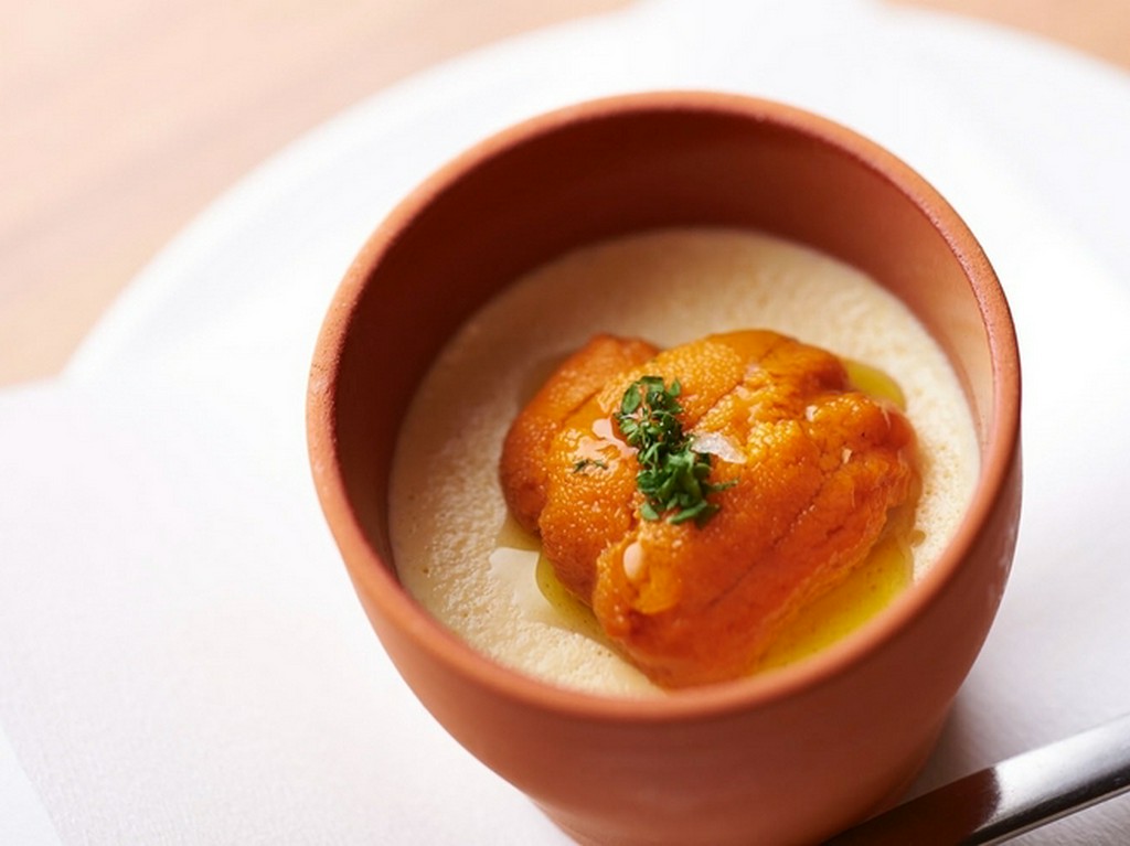 とうもろこしのムース と北海道産生雲丹