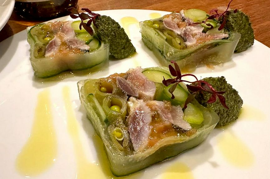真イワシと梅肉、グリーンアスパラ・初夏野菜のテリーヌ