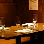 パーティなど、仲間同士でわいわい盛り上がるなら個室を利用。まわりを気にせず料理やワインが楽しめます。