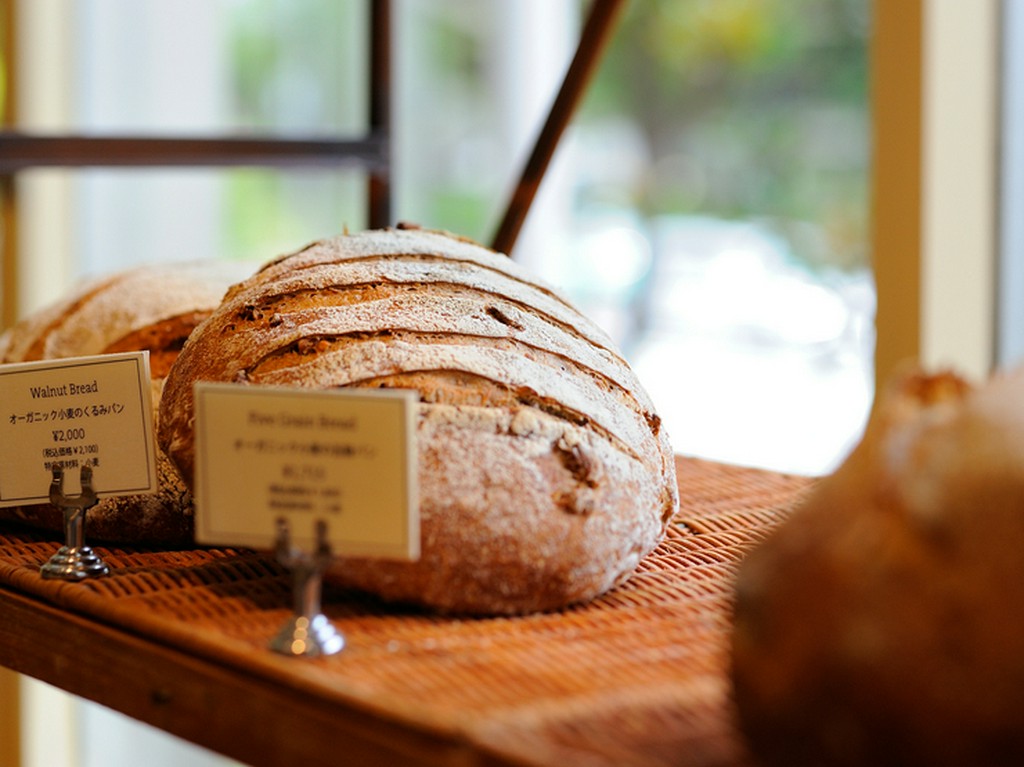 自然の酸味と滋味にあふれた天然酵母のオーガニックパン