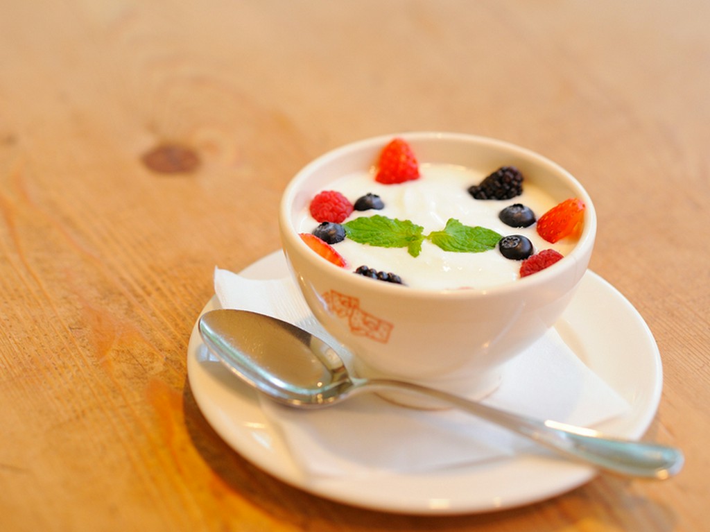 ビタミンたっぷり『ヨーグルトボウル　with　ベリー』