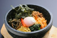 創業以来変わらぬ味わい。ナムルの美味しさが石焼の命！
ハーフサイズ825円