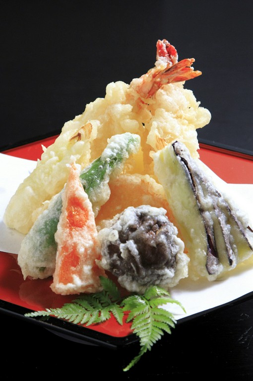 サクッと美味しい揚げたての『天ぷら盛り合わせ』