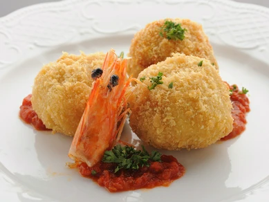 女性に好評『天使の海老とアボカドのコロッケ』
